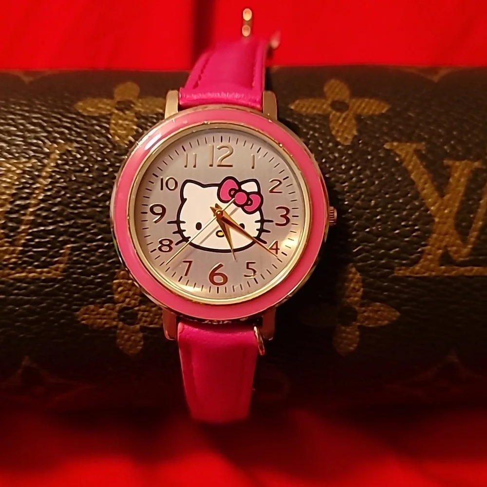Sanrio Hello Kitty Magenta Gold Watch‎